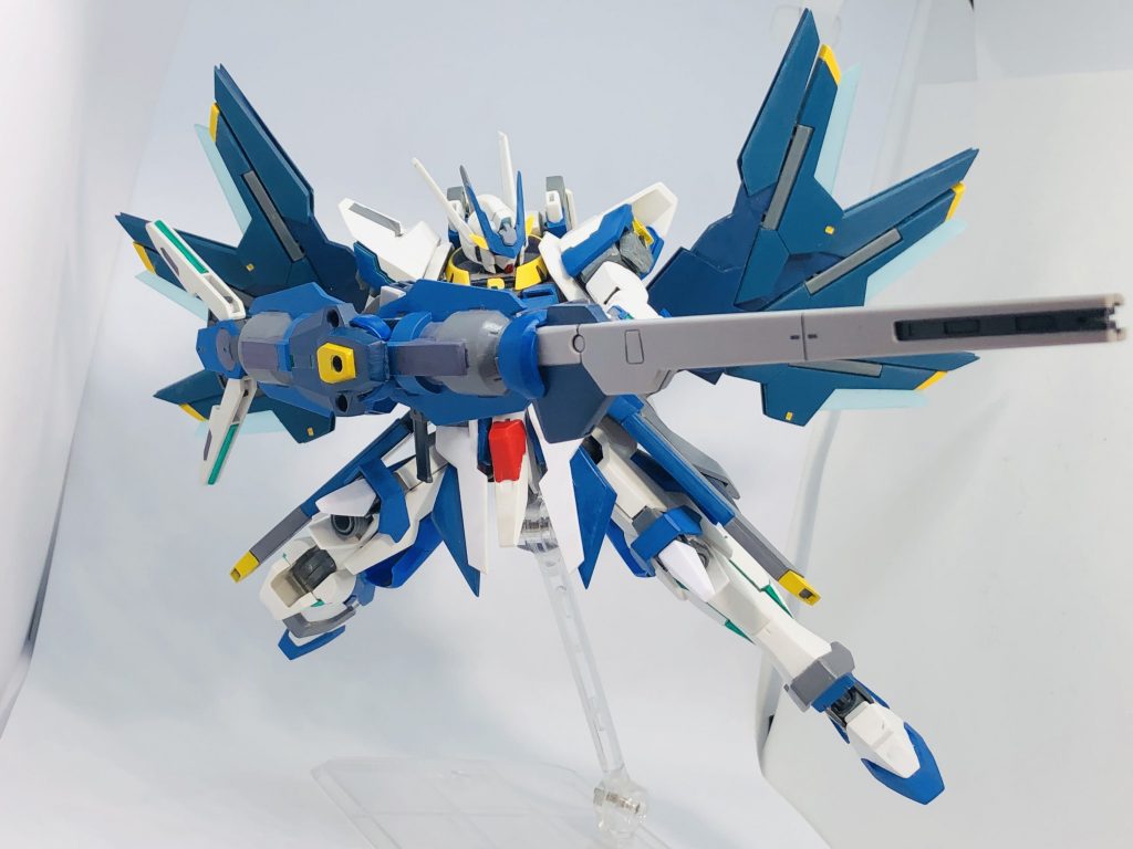 さらにライフル、シールド、バックパックを全部合体させてバスターランチャーになります。ダイバーズ世界の必殺技のイメージ。