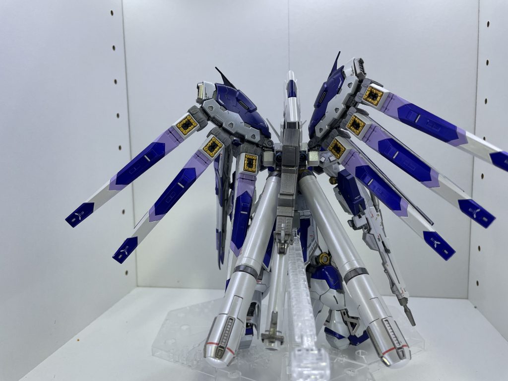 RG Hi-νガンダム–2枚目/制作者：M.sen