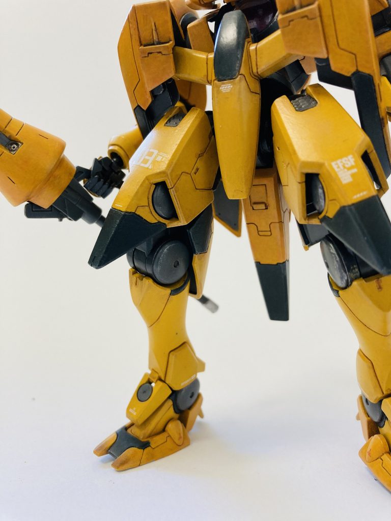 大腿上部に放熱用ラジエーターを装備。1番のお気に入り。