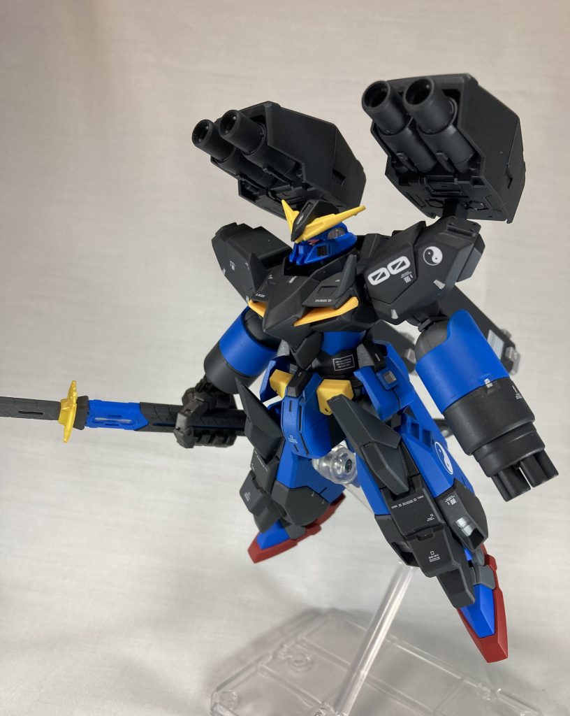 サブ武装その1 バックパックキャノン大型のキャノンで足を止めた遠くの敵を仕留める