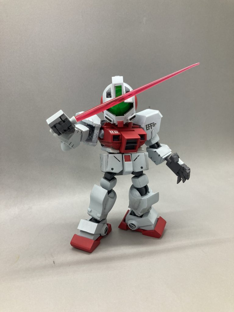 ビームサーベル構えたところ