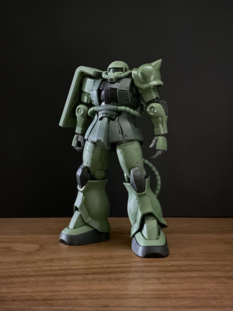 オリジンHGのC-6/R6型キットから極力ノーマルなザクの形状のパーツで作成しました。