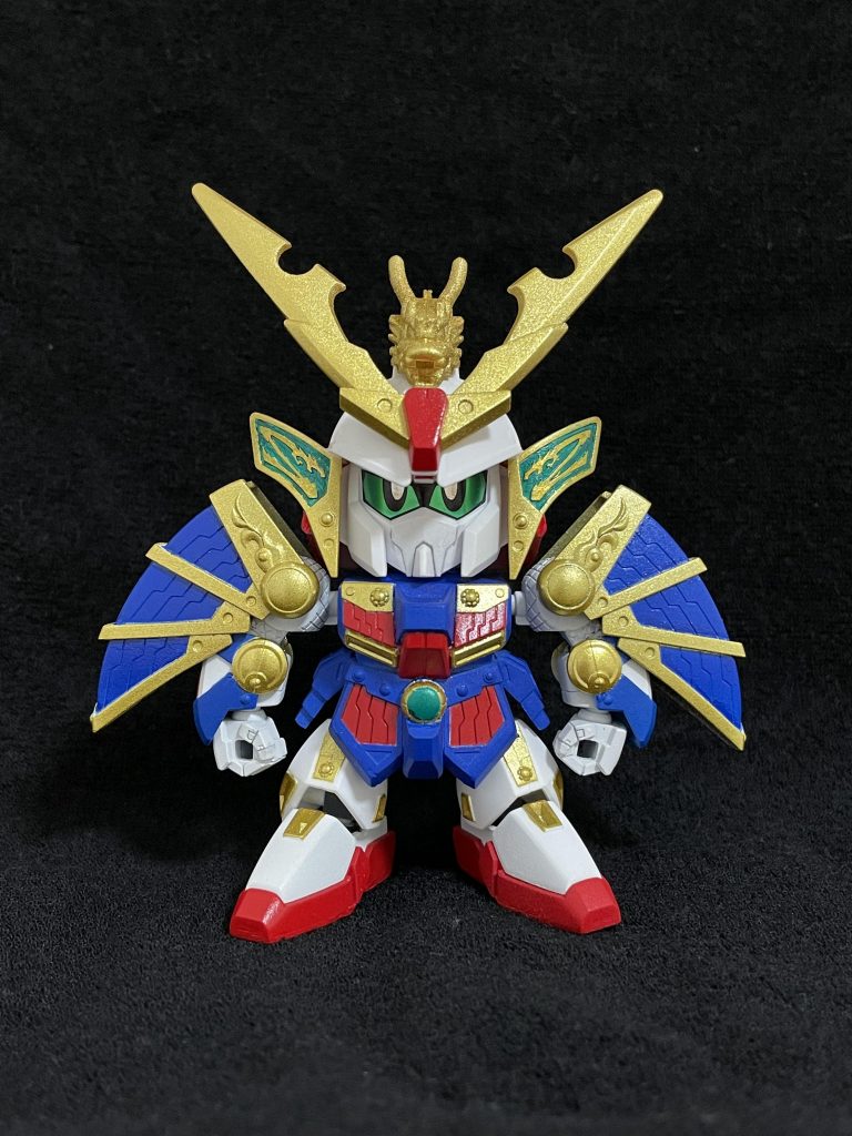 鎧装備。ほとんどを元のパーツを使用していますが、どっしりしてていいですね。配色はゴールドはお気に入りのラフゴールド。グリーンはメタルグリーンで塗装。