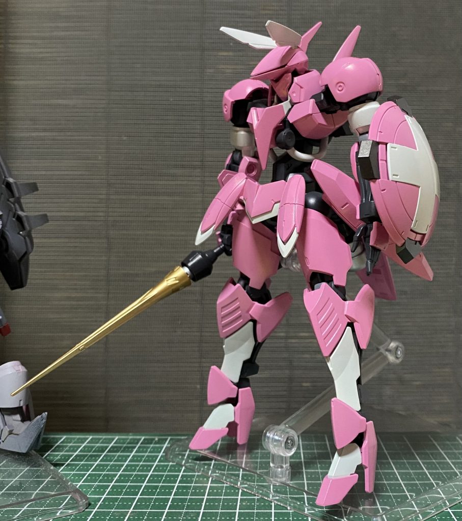 6/20 クレオスのピンクで塗装。