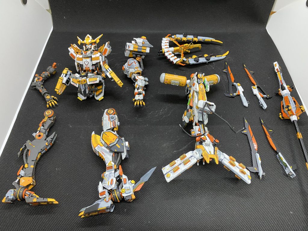 全力で取り組んだ本作ですがイメージ優先で各パーツごとに制作すると、組み上げたときのパーツ間の干渉や色のバランス、可動域の制限などいろいろ反省点多く、勉強になりました。いつかHorizonの機械のように生き生きと動かせるようなガンプラに！