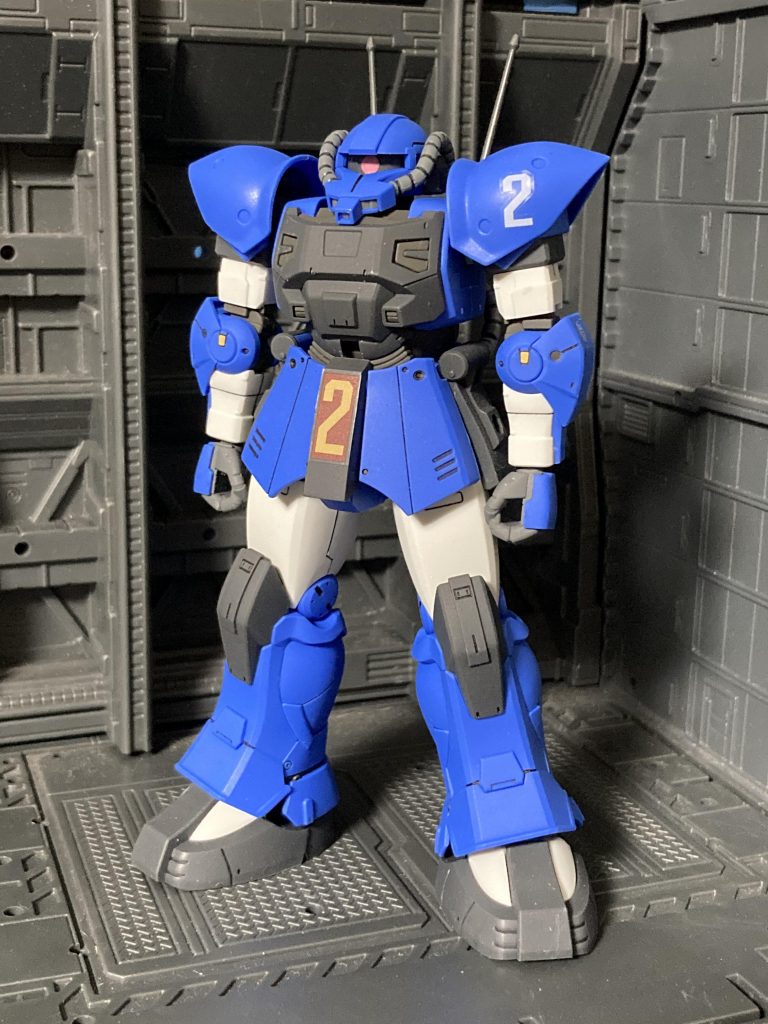 元のキットカラー　墨入れとクリアだけのシンプル仕上げです、デカールは最低限でMSVの設定画に近い仕上げにしています