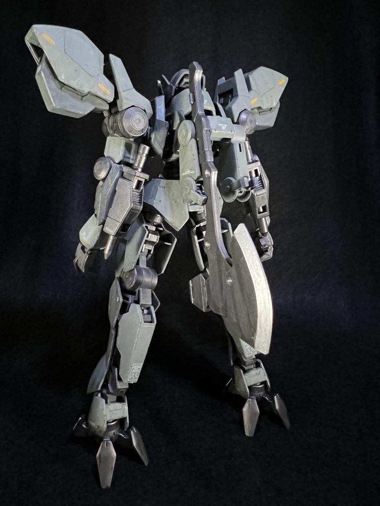 バックショット。フレームが露出してるのが無骨で好きです。