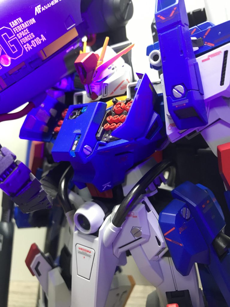 いかつい顔つき！