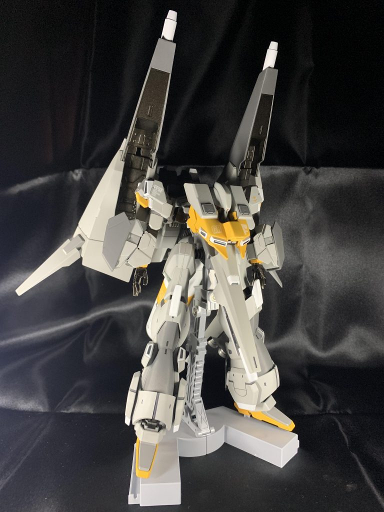 カラーリングはゼネラル・レビル配備という事で、お決まりのこの色。