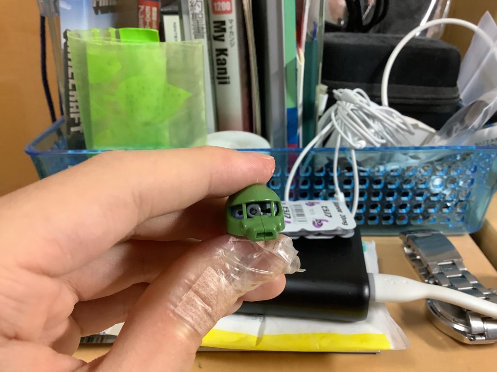 モノアイ、多少動くようにしました