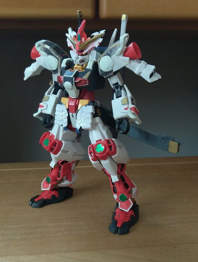 塗装前です。以前作ったもののリメイクですがかなり武者感が増したと思います。かなりたくさんエポパテを使ったのでエポパテの加工にも慣れました。これからどんどん使っていこうと思います。そういえば、リメイク前の作品を投稿したのも一年前の今日なんですよね笑偶然投稿日が重なりました。