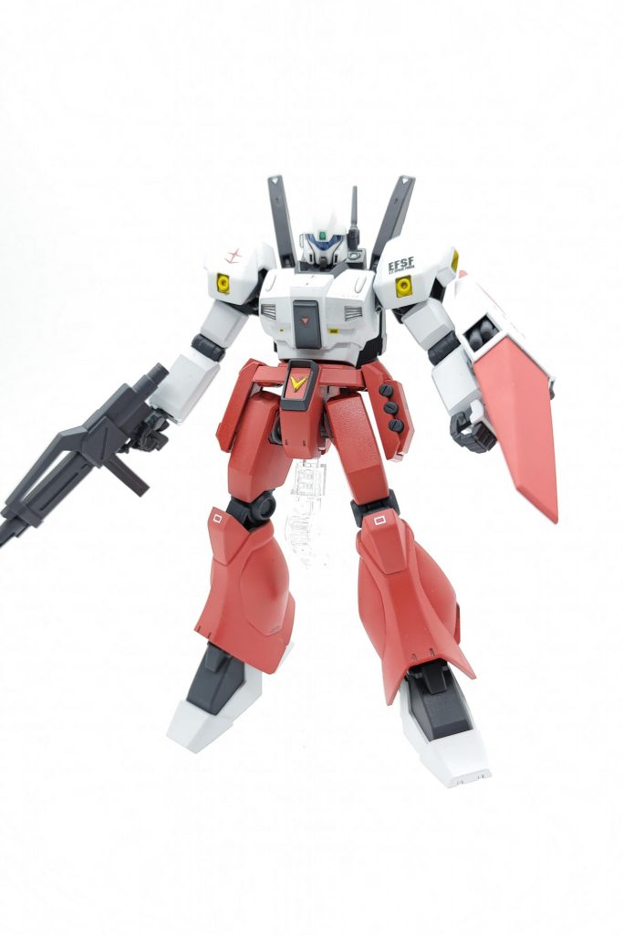 カラーリングは｢ジェガンD型 先行配備機｣の配色(赤白)を反対にしたら、巫女の袴のようになるんじゃ…という安直な発想からきました。そこそこ、イメージ通りにできました。アゴの部分、赤にすればよかった…