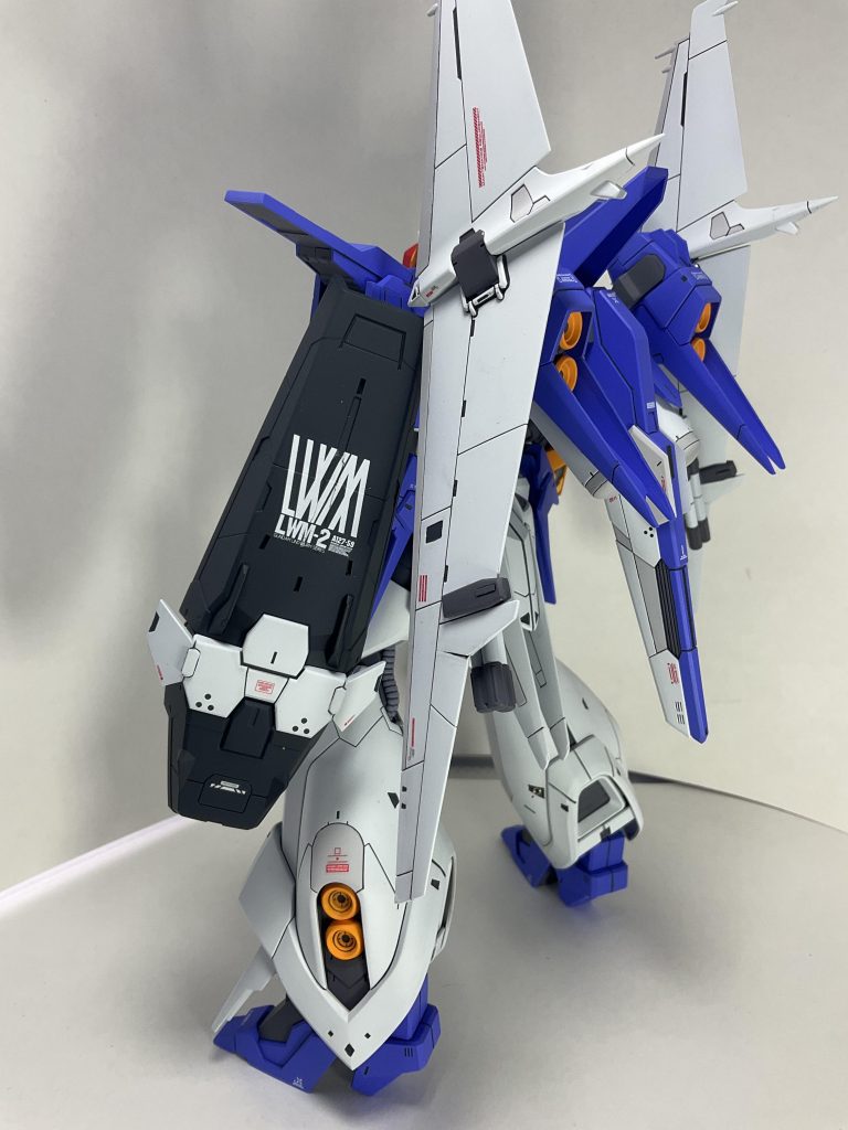 シールド煽り大きなデカールは段差に張たため裂けてしまいました…