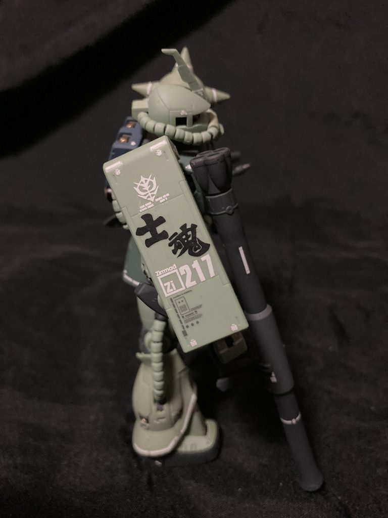 左側画像『士魂(74式戦車のデカール)』と自分が好きな番号のデカールを貼って自分用アピール