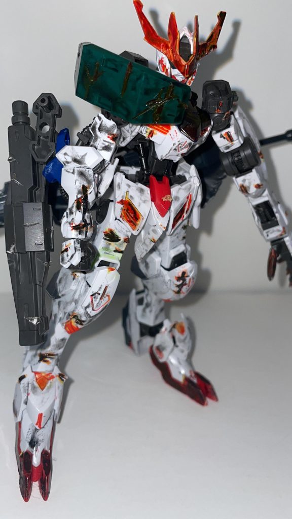 設定・戦争で白兵戦用として生み出されたMS。装甲に残った傷模様や汚れが戦争の激しさを物語っている。・兵装としてはキャノン、大型メイス、各部クローがある。