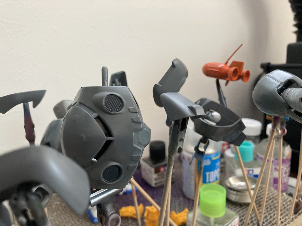 牛歩で筆塗り。ほぼカラーガイド通りです。次も多分旧キットですが、のんびりやります！