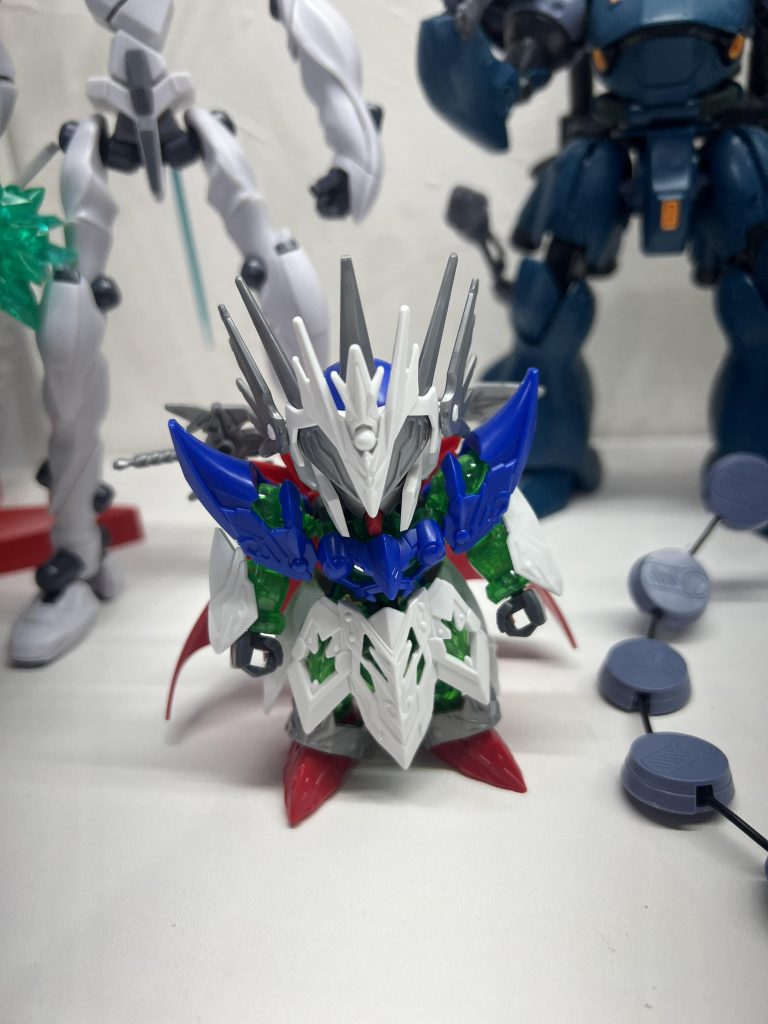 パチ組みだと胸パーツの青が目立ちますね。せめてここが白なら違和感少なかったのですが(・_・;