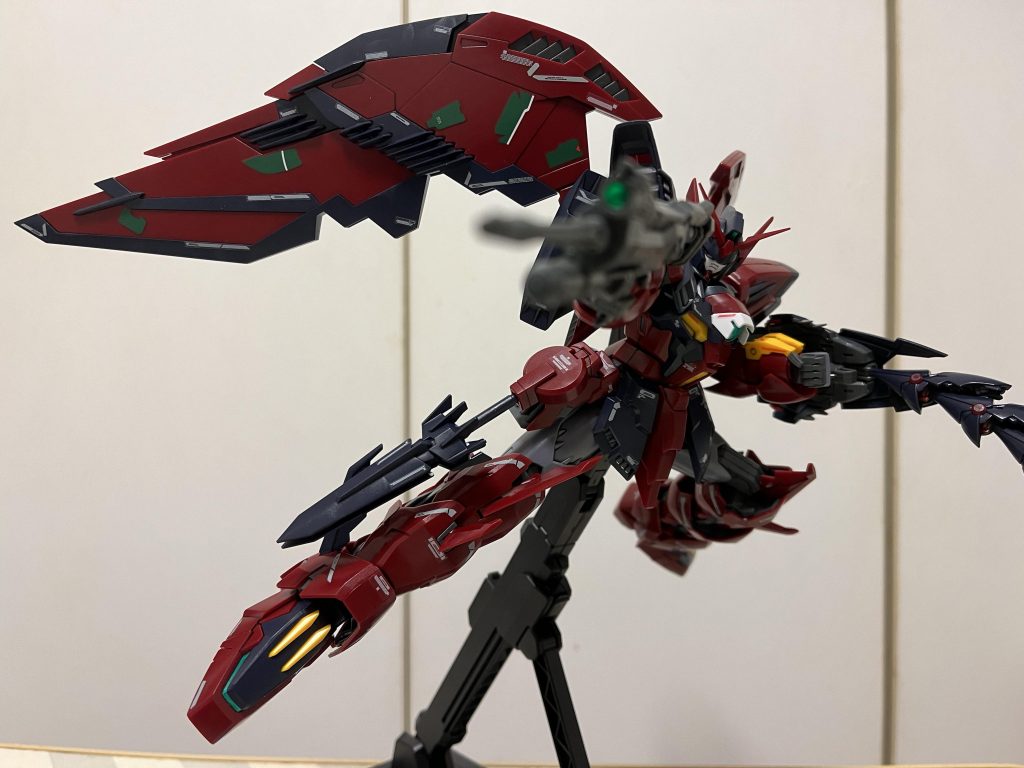 どうしても好奇心で。エピオンはライフル構えたらむっちゃかっこいいのではないか?、とw