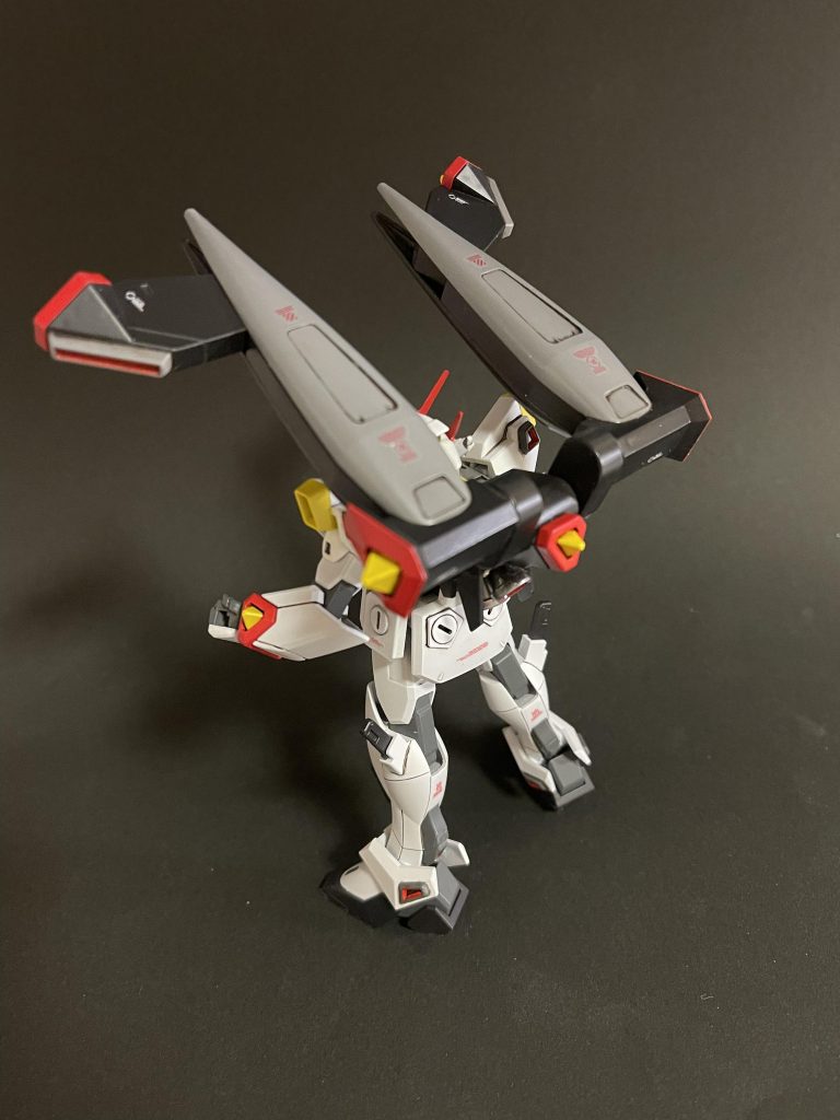 デカールはホビージャパンデカールとサテライトデカールを使用。パーソナルマークはガンダムデカールの水転写デカールを使用しましたがNo.の水転写デカールが無かったのでマークのみにしてます。デカールの量は少なめを意識して貼ってみましたが、良いのか悪いのか…本人はイマイチ良く解ってません(笑)