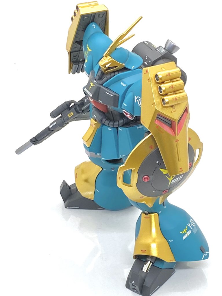 メタリック以外の部分は(クレオス)Mr.カラーGXスーパースムースクリアーをメタリック部は(ガイア)Ex-クリアーを吹き付けております。