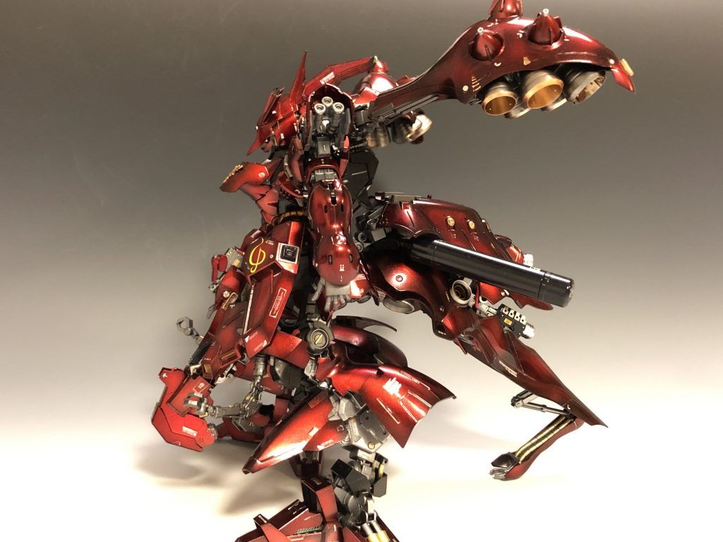 リアアーマーの隠し腕がそのままランディングギアに