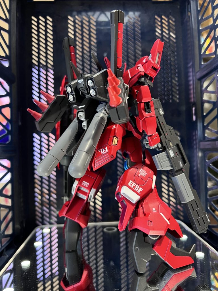 ビームライフルはサザビーのビームショットライフルに換装。