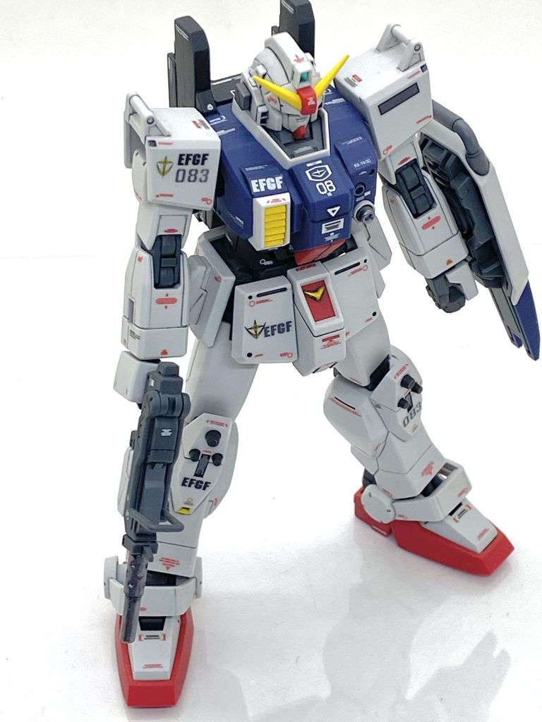 自分はガンダムEz8が大好きなのでガンダムフィックスで陸戦型ガンダム共々フィギュアになると思っていたのですが・・・出る前に展開が終了してしまい残念でした。旧HGUCもそこそこ可動範囲がある上にプロポーションも良かっただけに先にも記載しましたがリメイクする必要無しと思いましたが新HGUCは全てにおいてバージョンアップされており、合わせ目も殆ど無いので綺麗に仕上げるには持ってこいです。ただ、アンテナの切り離しの際は折れやすいので大変注意した方がいいです(自分も折ってしまい、修復して塗っています)。