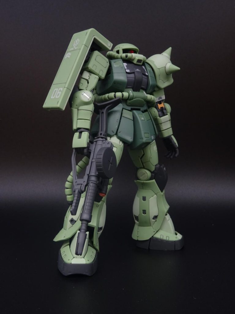 キット付属のシールを適度に貼ってます。