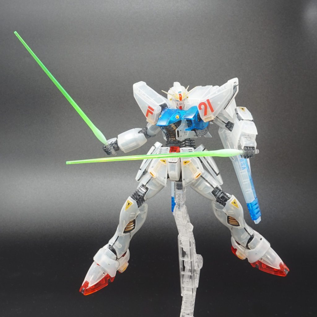 ビームサーベルは2本付属します。