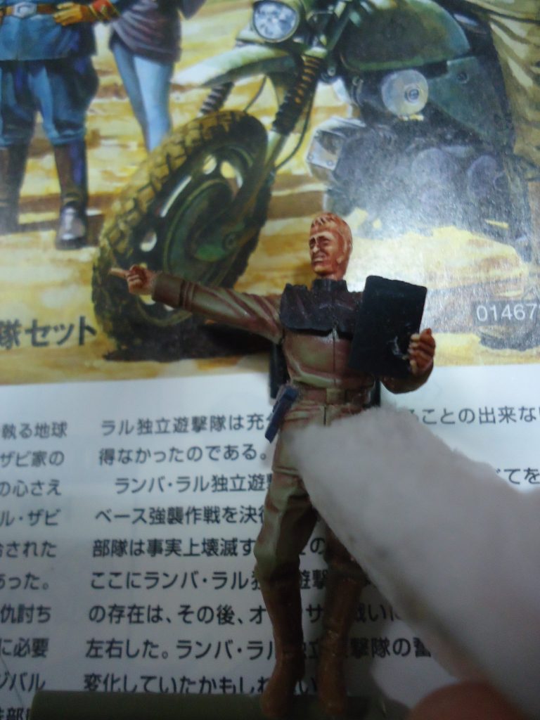 ある程度塗り重ねた層をメラミンスポンジで擦る事でハイライト部分を再現、トップコートを吹いて表面保護後に薄っすらフレッシュ色をのせて調整します。最後まで観覧頂きましてありがとうございました。