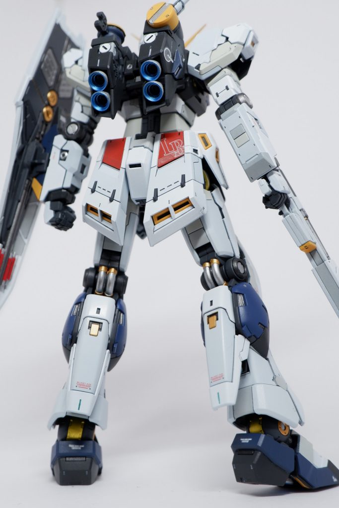 スラスターとシールド裏を見てほしい写真