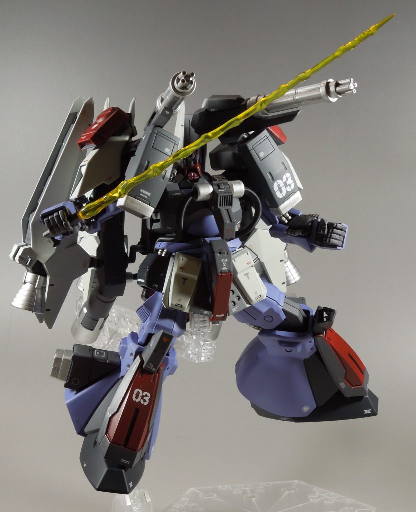 テルティウムアームズは良い(T-T)ブースター部分が一体成型だったので、塗り分けに少し苦労しましたがめりはりが効いて良い感じになったのでは！1/100用のサーベルエフェクトが迫力ありますね。。。