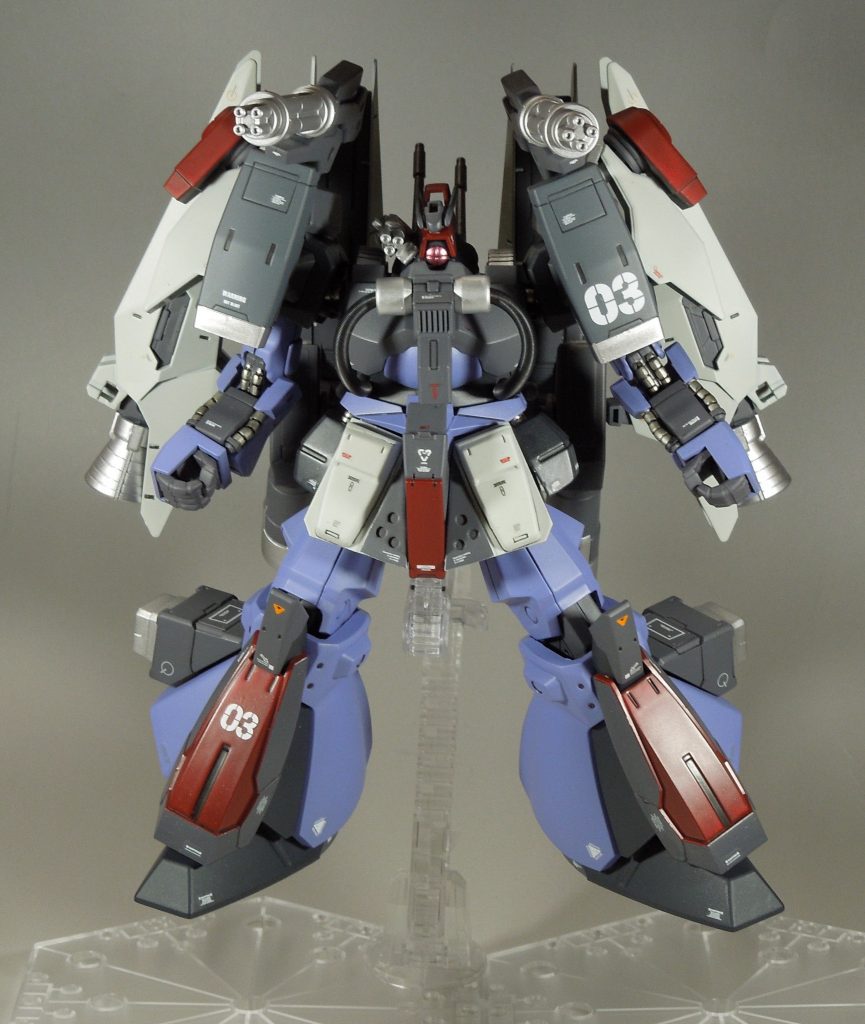 正面。動力ケーブルを塗り分けるとかっこよさが増すことが分かりました。頭横のガトリングも気に入ってます。 