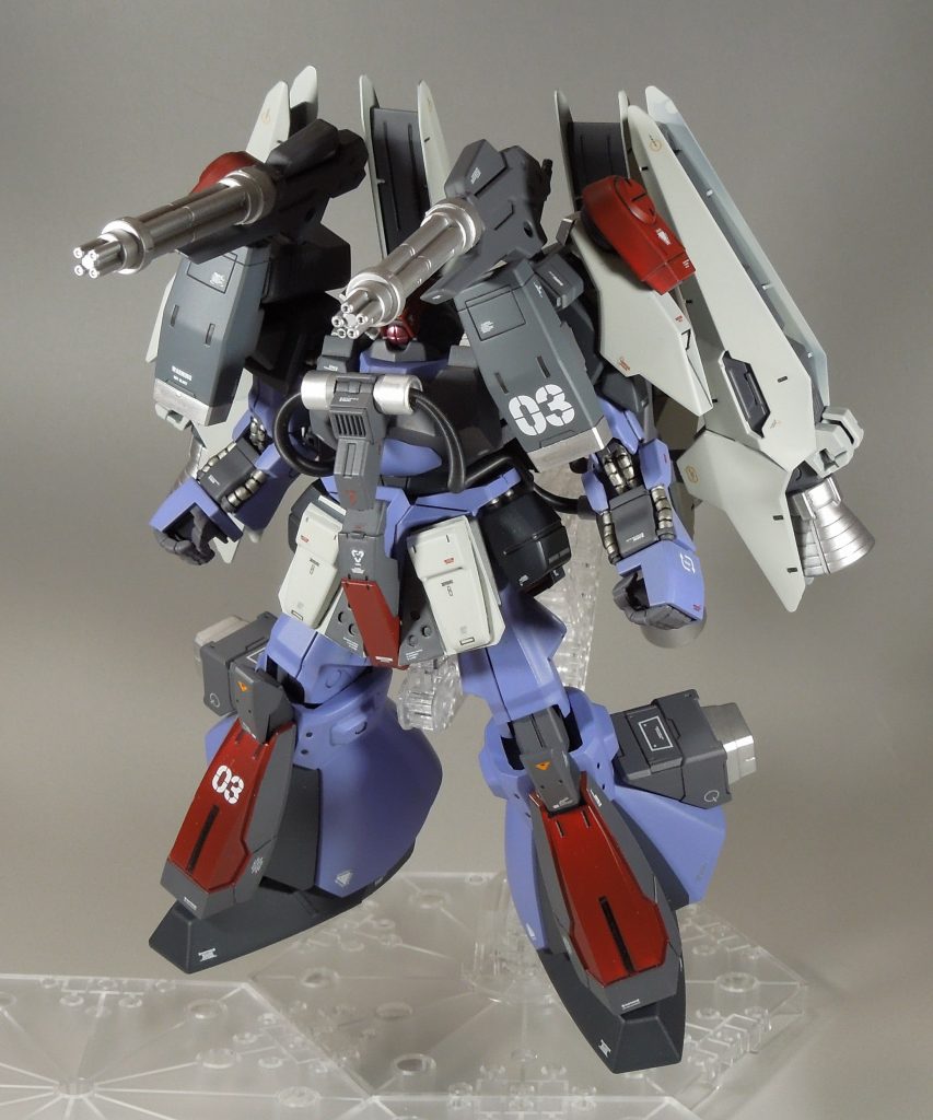 何気にフロントアーマーが大変だった(..;)プラ板と既存パーツの組み合わせですが、もっと自然に作れたらと思います。