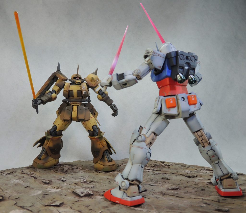 ラスト近く、ガンダムと対峙するシーンを簡易ジオラマで再現しました。悪役が活躍してこそ、ヒーローの活躍が際立ちます。高機動型ザク(地上用)のキット化を強く希望します!