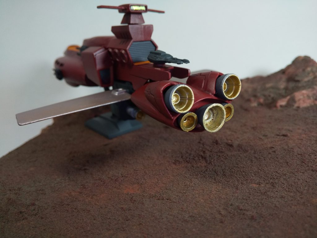 艦幅を狭く、高さを低く、を心掛けたんですが、縦長になりすぎました。