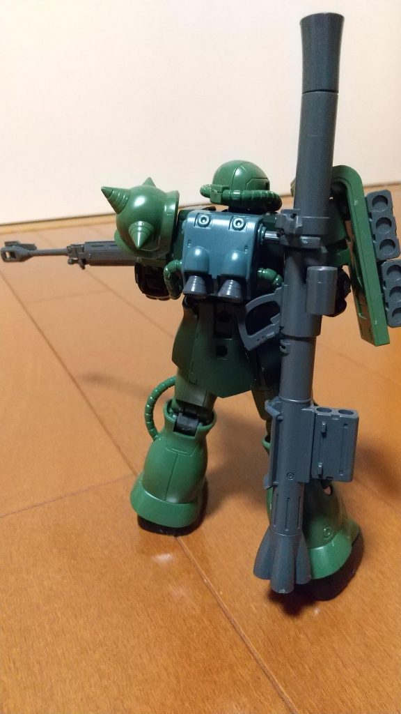 フロントとリアビューのみですがご容赦を。昨今の状況下で再販されてもこのシリーズのキットはほぼ見かけないのが嘆かわしい限りです。