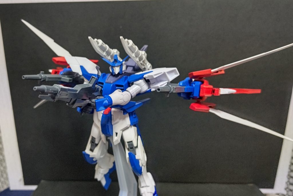 主武装のハイ・ビームライフルと合わせて火力集中モードに