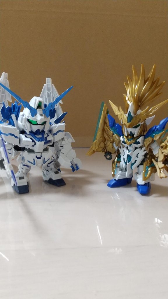 前作ったSDユニコーンガンダム ペルフェクティビリティと並べて。