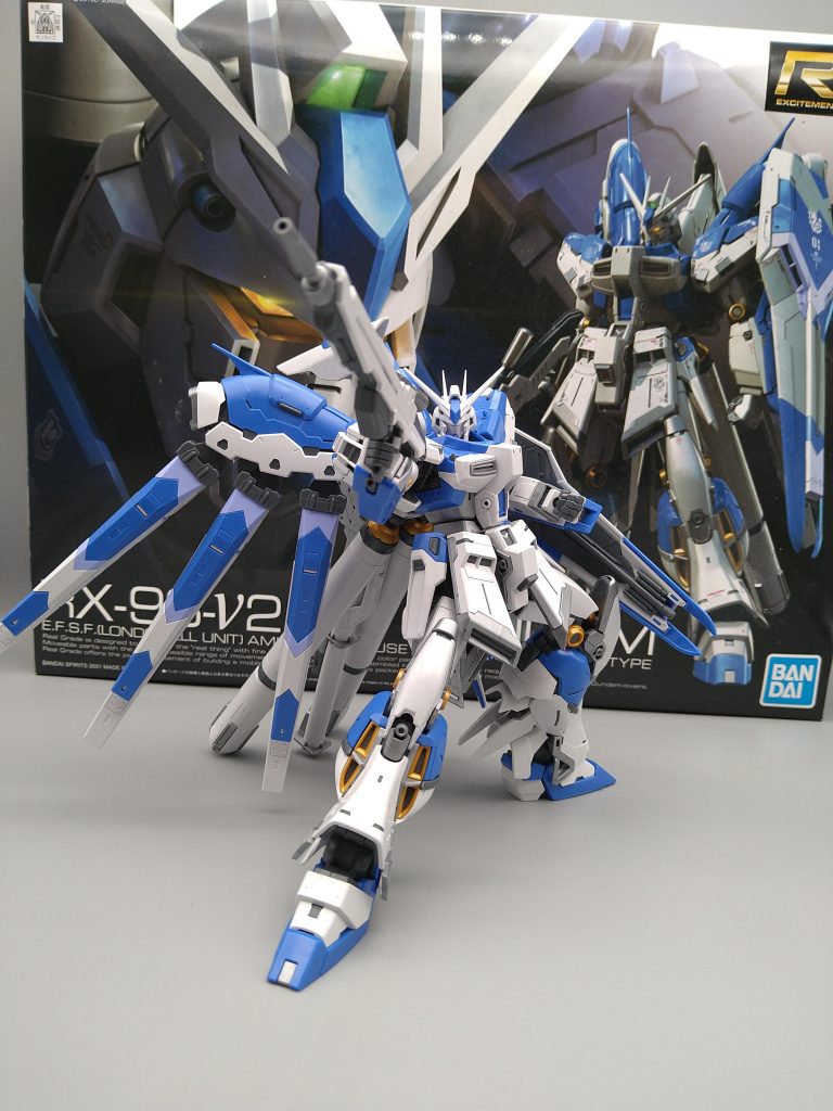 Σ(゚∀゚ノ)ノキャー買えちゃったよ!ナニコレ?素組でこのカッコよさはヤバイでしょ!組み終わった時にあまりのカッコよさに声出して笑ってしまった😆太ももの造形好きすぎる( ´∀`)bグッ!いや〜これはすごいな〜🎶 だけど…