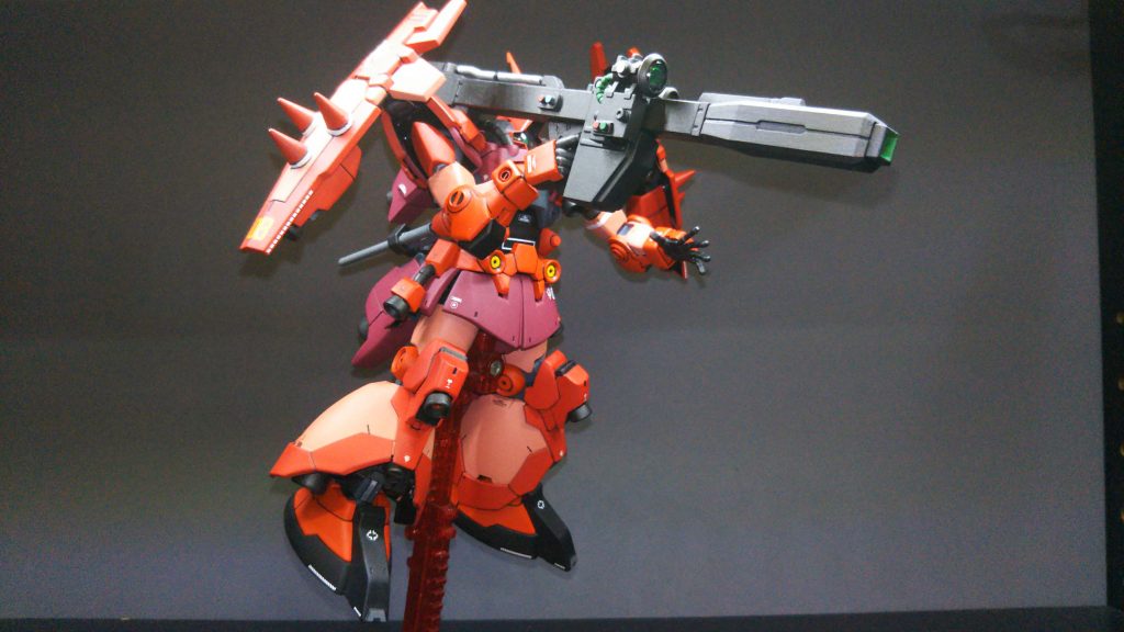 ショルダーバインダーは変形したりするので、移動や攻撃、防御で色々動いたりすると面白そうという事で結構気に入っている部分です。