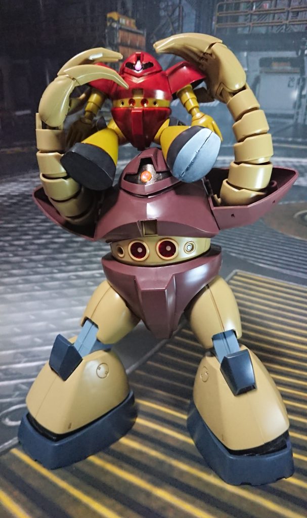 スケール表記上は2倍の大きさの、HGUCゴッグと。