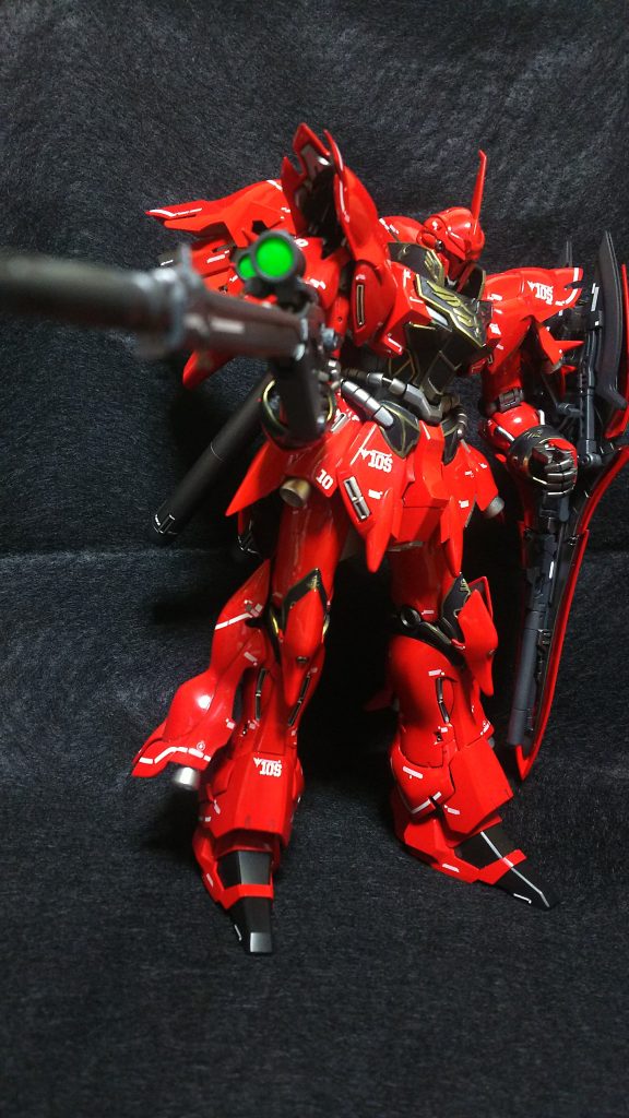 組立時、上半身と腰の接続部が折れたので、修理しましたが、何か中途半端だっ様です。