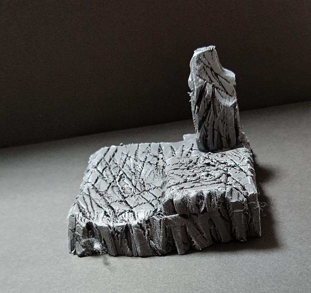 土台は岩山をイメージして毎度おなじみ発砲スチロールでの自作です。