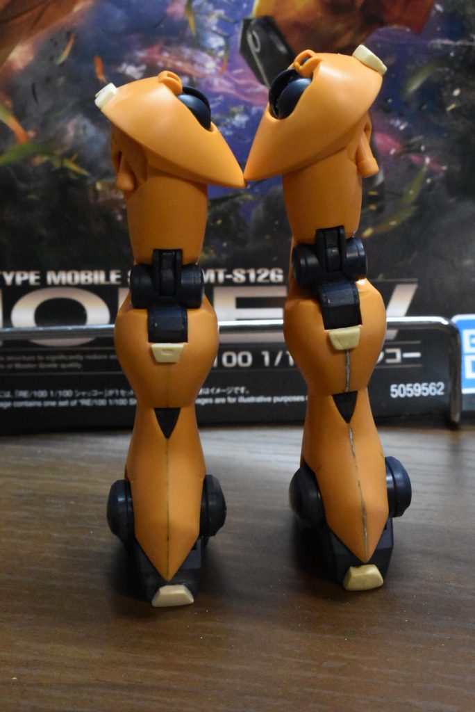 脚部も同様にパテ工作。あまり深く考えずに適度に適当にペタペタ貼って成形してます。