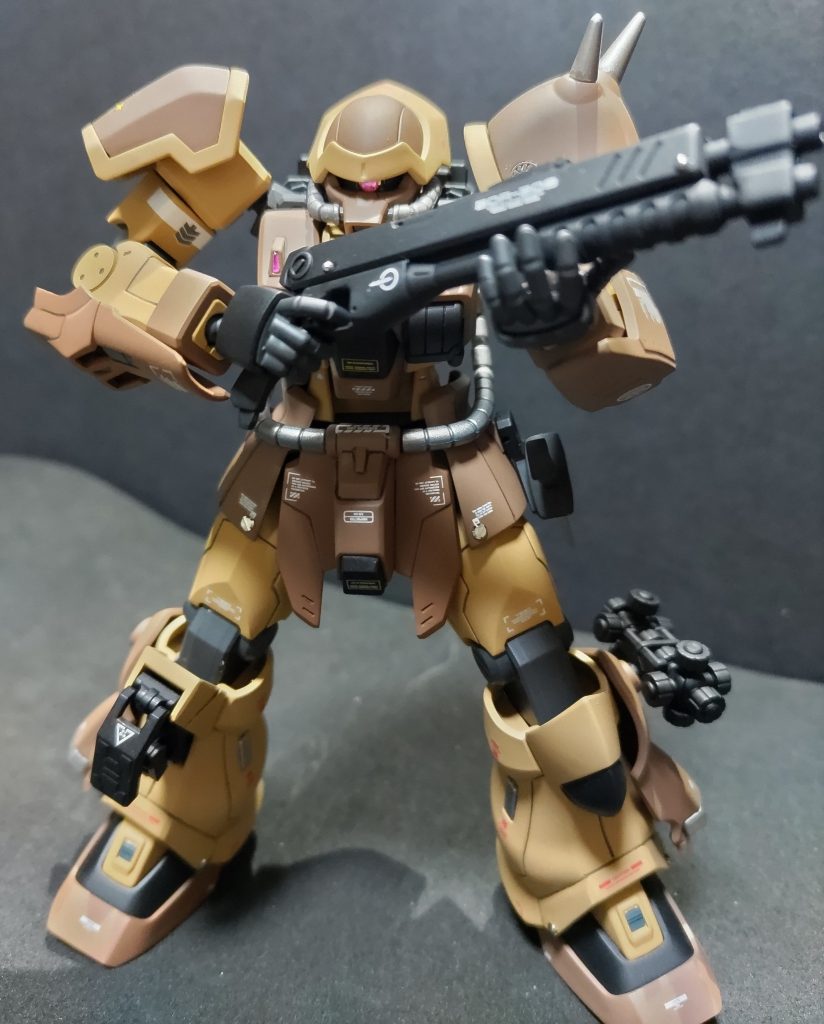 ゲート処理→ペーパー掛け#400〜1000→洗浄→エアブラシ塗装→スミ入れ→デカール貼り→トップコート(ツヤ消し)塗装→メタルパーツ