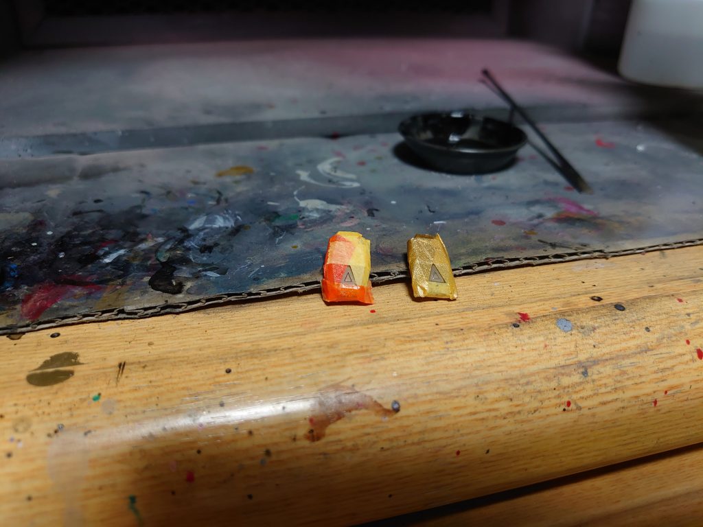 ここだけエアブラシで塗装しました。クリアオレンジとクリアイエローをほぼ同量で混ぜて調色しています。