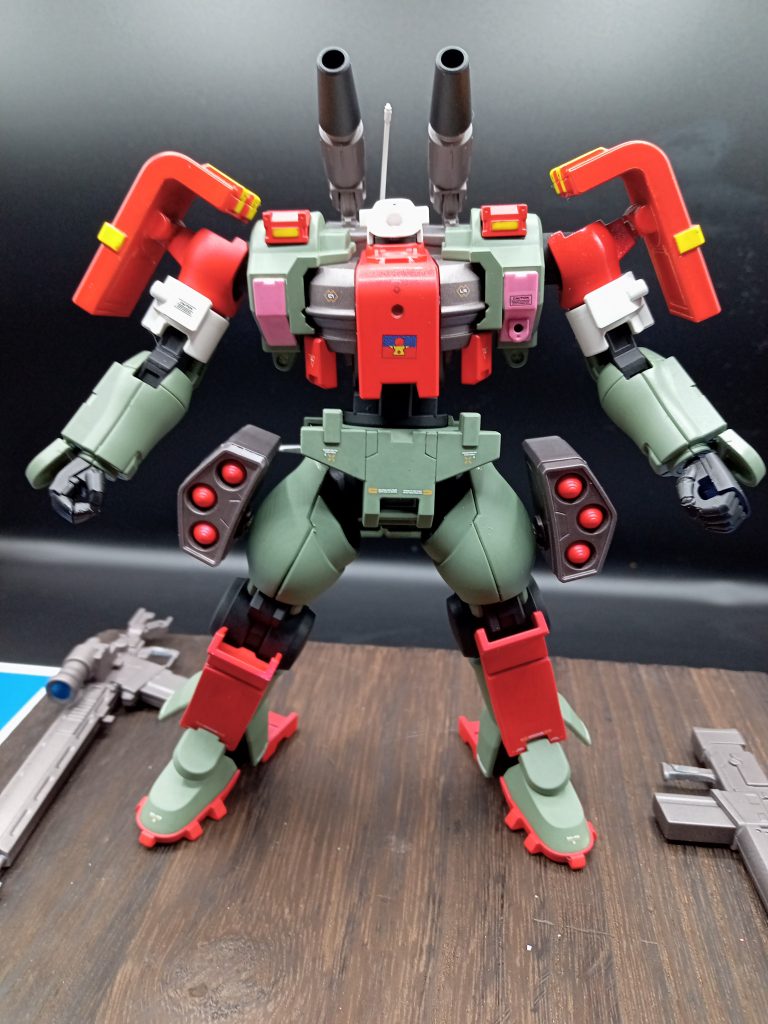 ティエレンにガンキャノンのキャノンを付けてみました。もっとカッコよくするために、もう少しポージングを考えたないとダメですね。