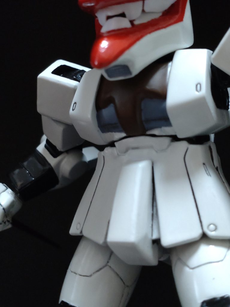 プラ版で歯を作り、一応中に紫のベロも仕込んだのですが、全く見えないので無駄手間でしたーだ。ザクの口もちゃんと残しましたよ?股間にエントリープラグ仕込もうかと思いましたが、削除されるのが怖いので辞めました。