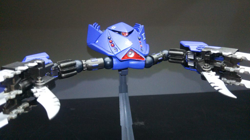 前部メガ粒子砲は差し替えで再現可。